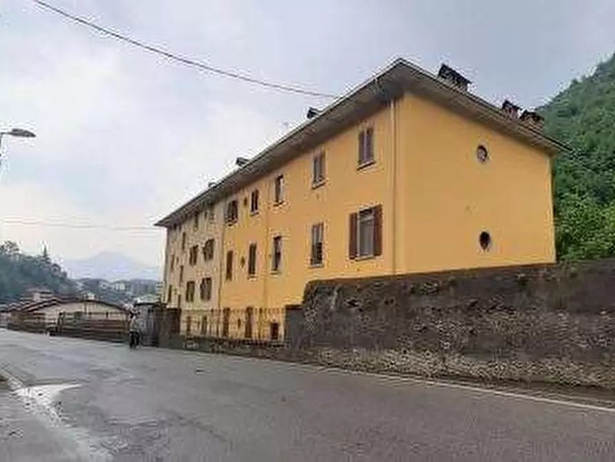 Immagine 2 di Appartamento in vendita  in Via Cinque Martiri a Vertova