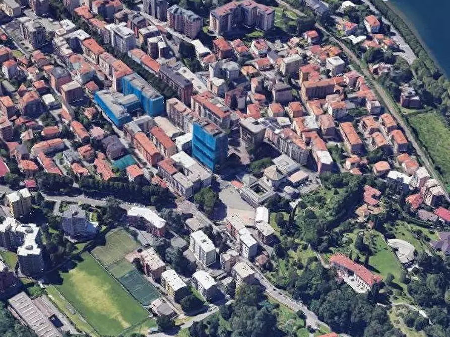 Immagine 17 di Appartamento in vendita  in Piazzale dei Cappuccini a Lecco