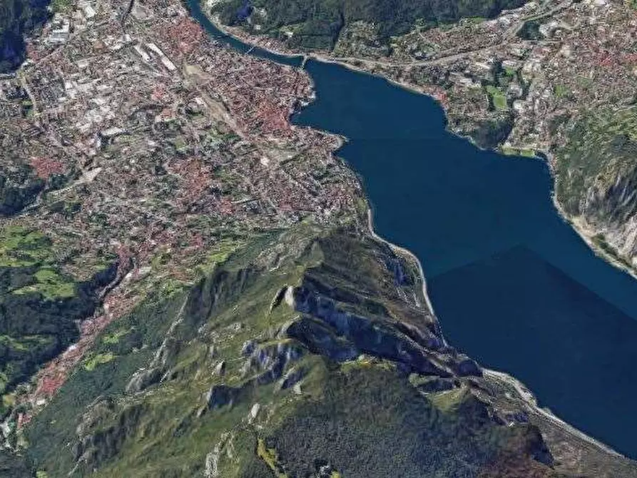 Immagine 19 di Appartamento in vendita  in Piazzale dei Cappuccini a Lecco