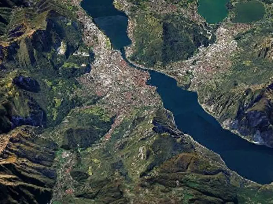 Immagine 20 di Appartamento in vendita  in Piazzale dei Cappuccini a Lecco