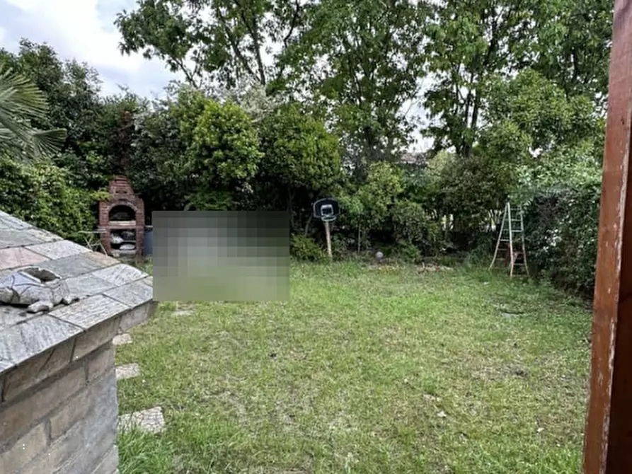 Immagine 2 di Appartamento in vendita  in Via Silvio Pellico a Caponago