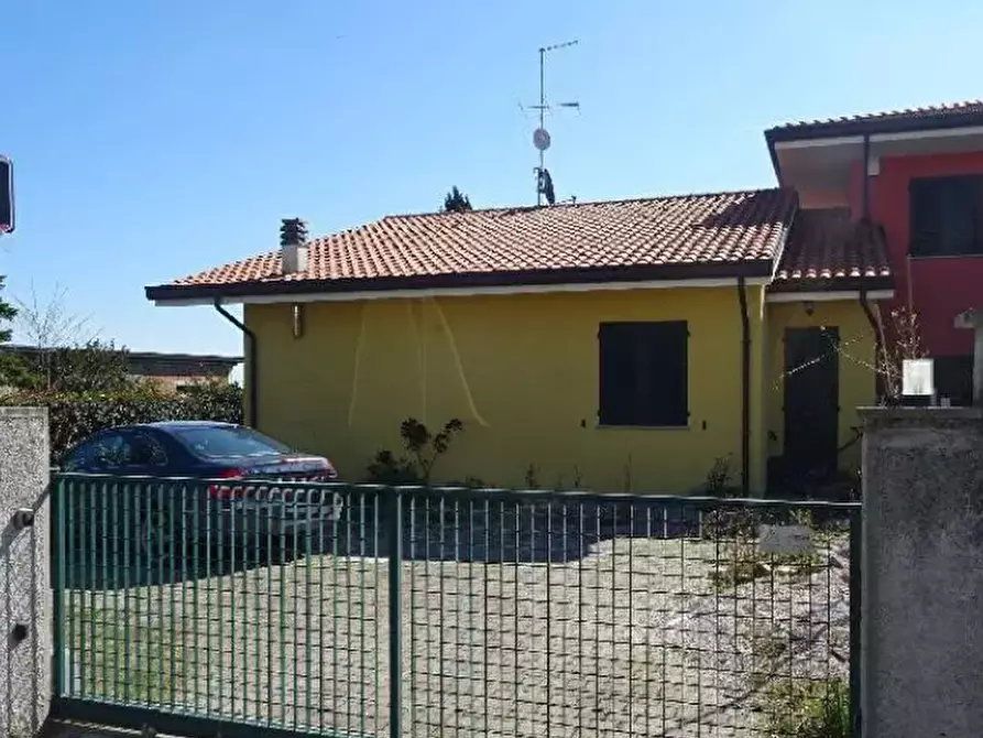 Immagine 1 di Appartamento in vendita  in Via Pozzo Castello a Misano Adriatico