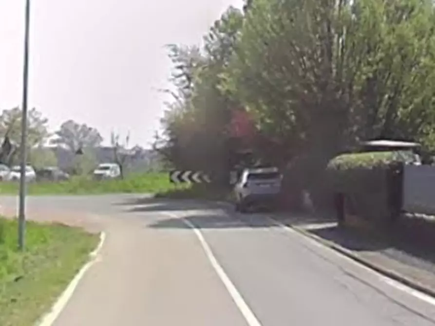 Immagine 8 di Appartamento in vendita  in Via Silvio Pellico a Caponago