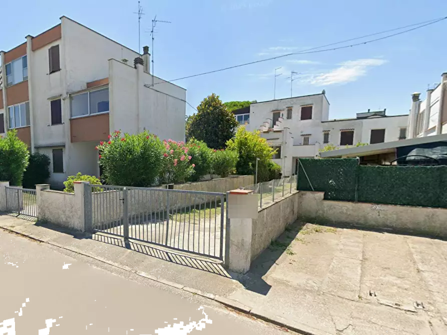 Immagine 12 di Appartamento in vendita  in Viale polonia  a Comacchio