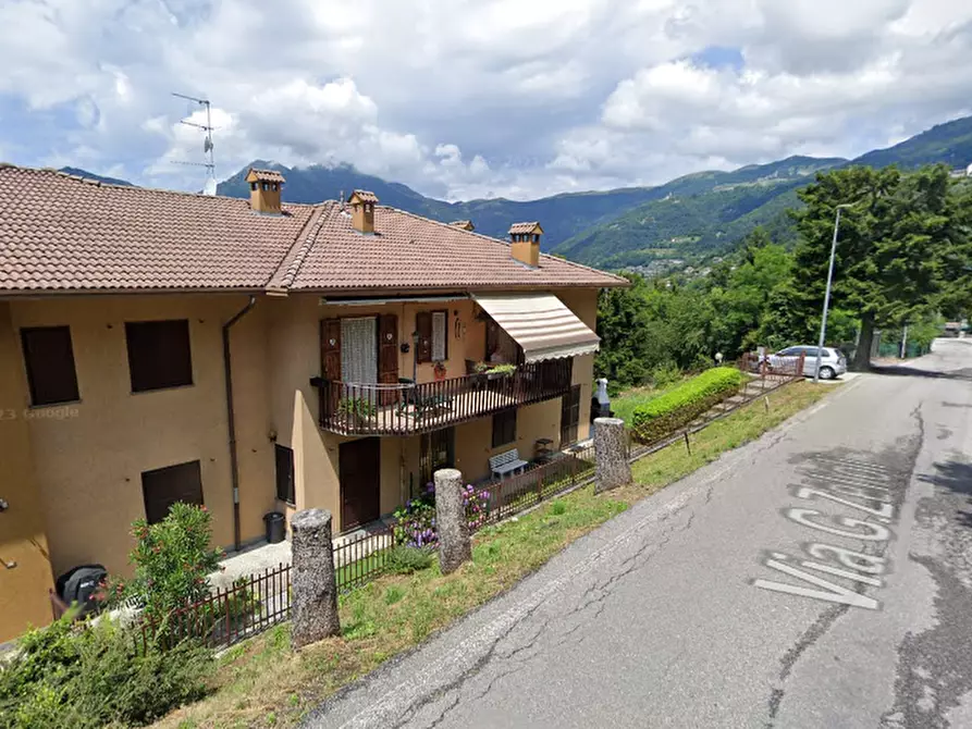 Immagine 5 di Appartamento in vendita  in Via G. Zelioli a Sant'omobono Imagna