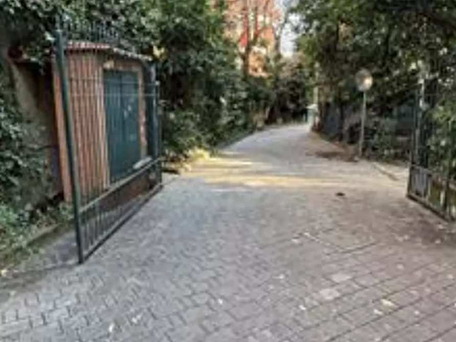 Immagine 6 di Garage in vendita  in Viale Antonio Gramsci a Sesto San Giovanni