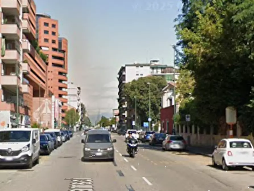 Immagine 8 di Garage in vendita  in Viale Antonio Gramsci a Sesto San Giovanni