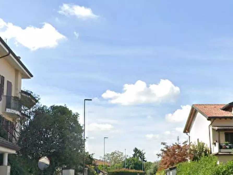 Immagine 7 di Villa in vendita  in Via Mozart a Usmate Velate