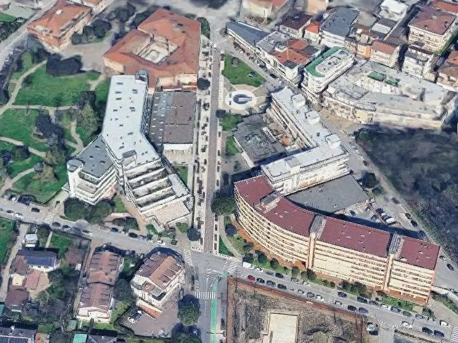 Immagine 1 di Negozio in vendita  in Via Manzoni a Montegrotto Terme