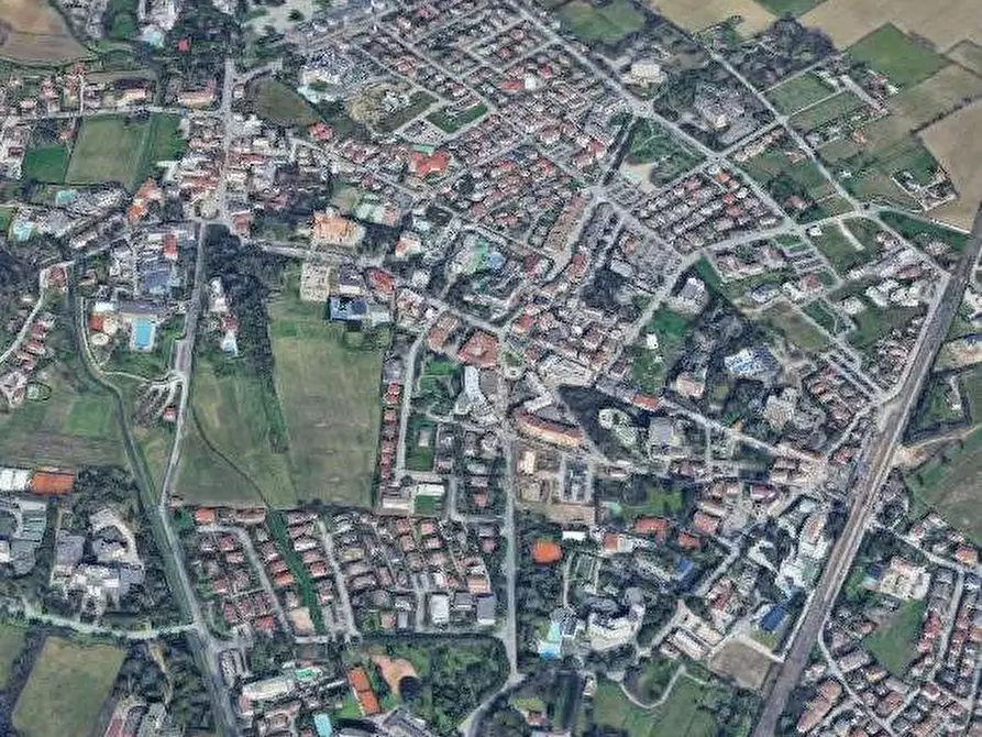 Immagine 7 di Negozio in vendita  in Via Manzoni a Montegrotto Terme