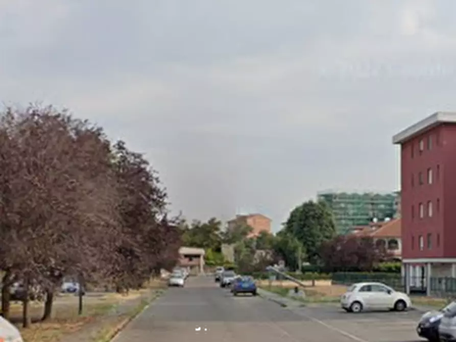 Immagine 15 di Garage in vendita  in Via Gobetti  a Garbagnate Milanese