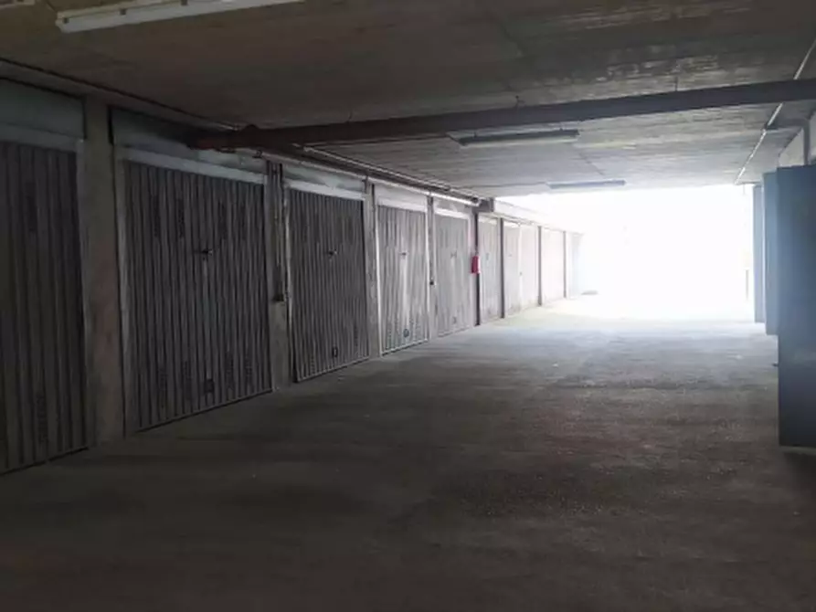 Immagine 15 di Appartamento in vendita  in Via G. Garibaldi  a Agrate Brianza