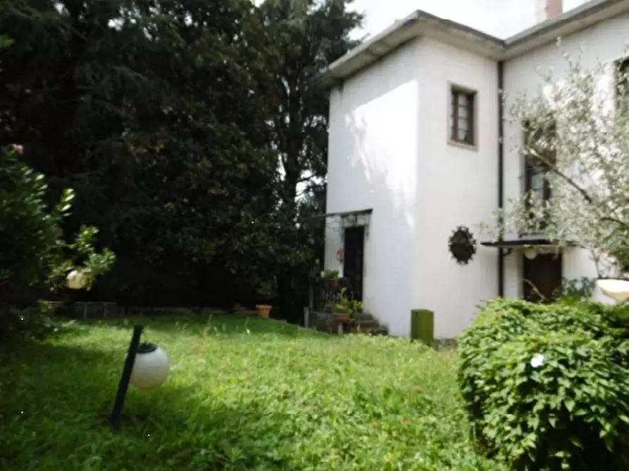 Immagine 1 di Villa in vendita  in Corso Italia a Bovisio-Masciago