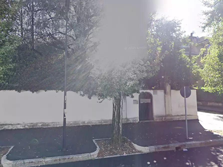 Immagine 2 di Villa in vendita  in Corso Italia a Bovisio-Masciago