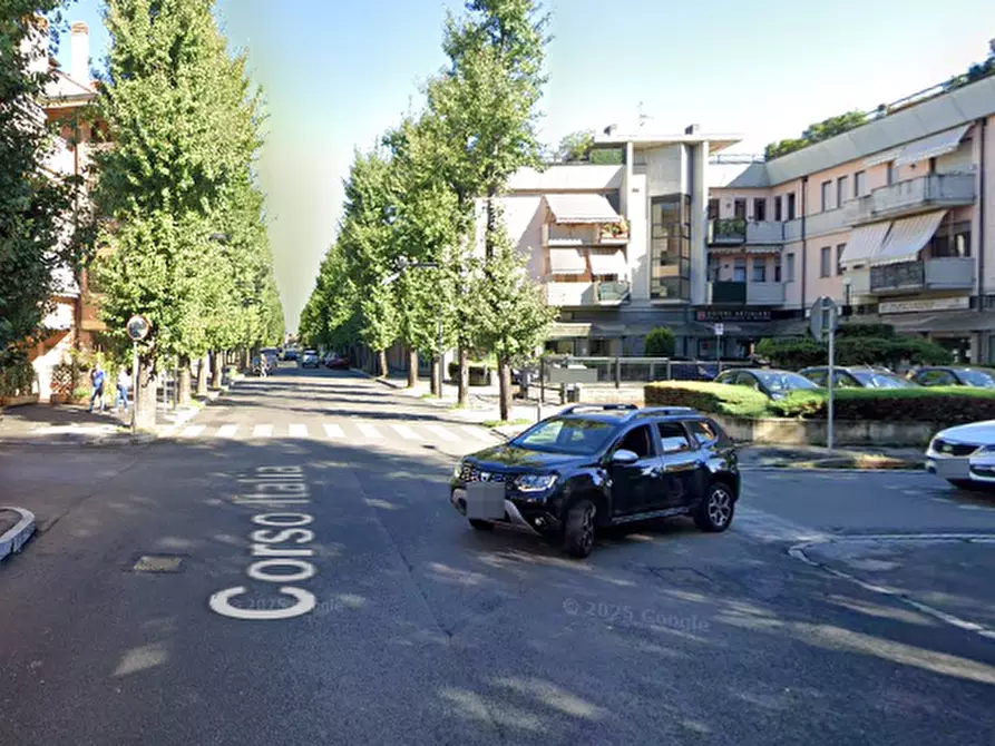 Immagine 17 di Villa in vendita  in Corso Italia a Bovisio-Masciago