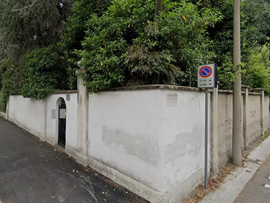 Immagine 4 di Villa in vendita  in Corso Italia a Bovisio-Masciago