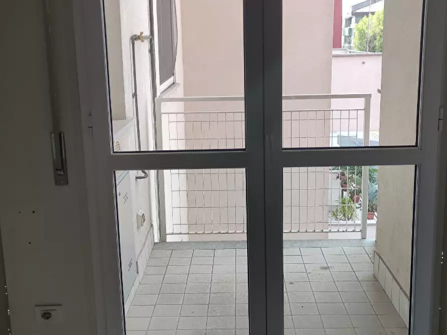 Immagine 9 di Appartamento in vendita  in Via Paolo Borsellino a Garbagnate Milanese