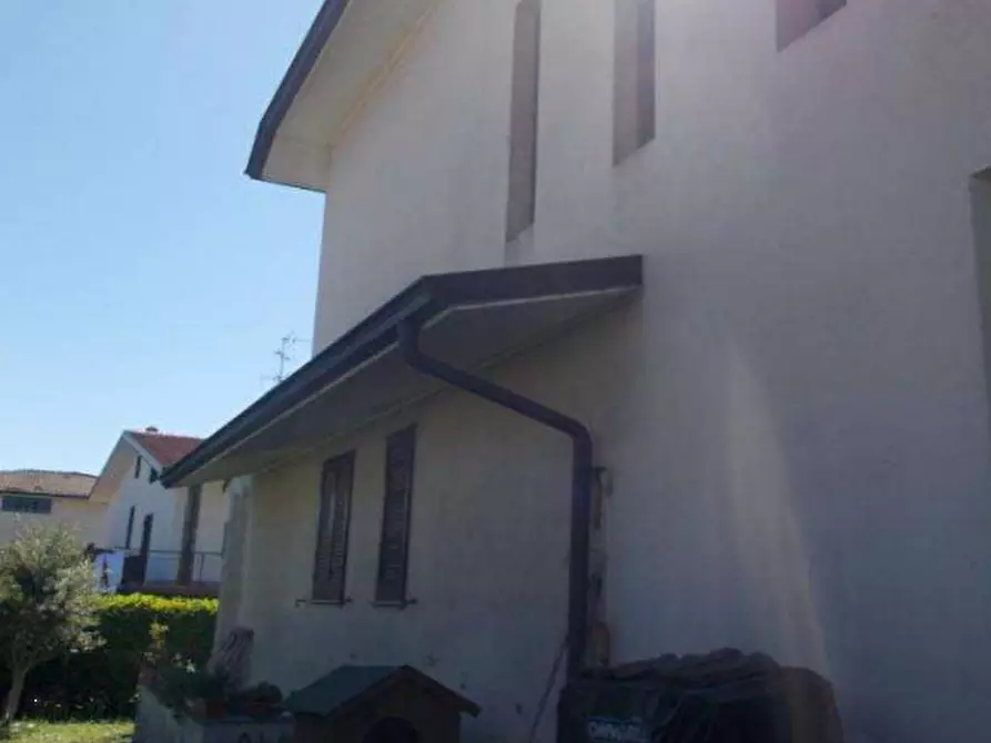 Immagine 3 di Villa in vendita  in Via Legnano  a Peschiera Borromeo