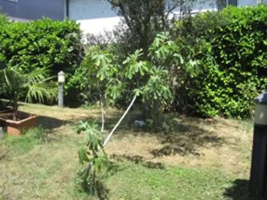 Immagine 13 di Villa in vendita  in Via Legnano  a Peschiera Borromeo