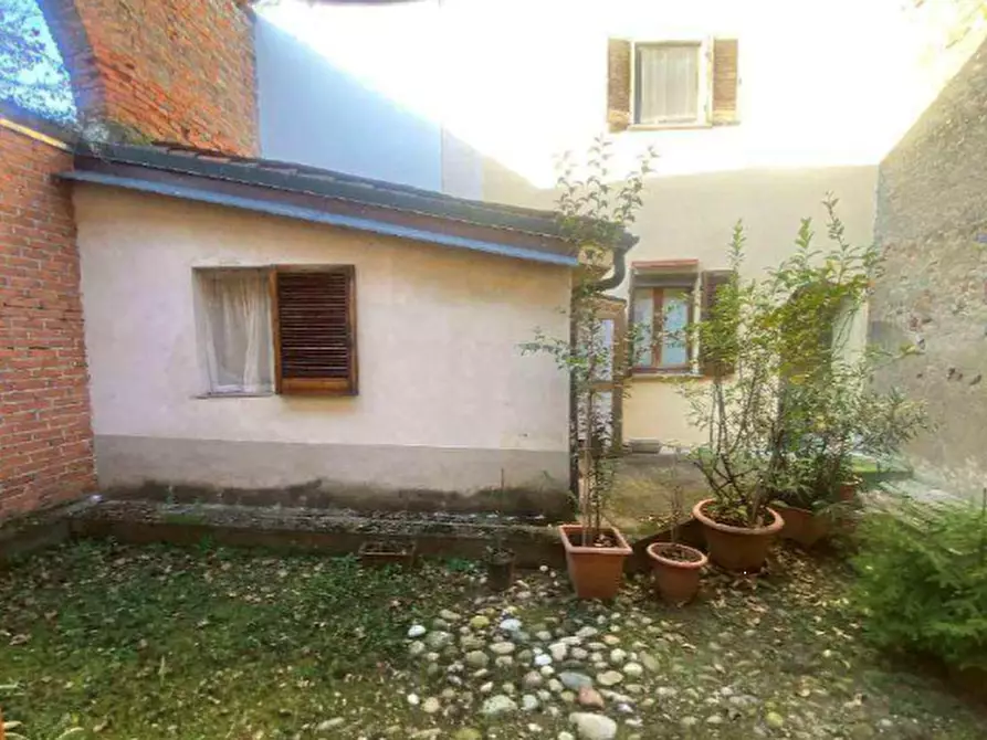 Immagine 5 di Appartamento in vendita  in Piazza Vitaliano Crivelli a Trezzo Sull'adda