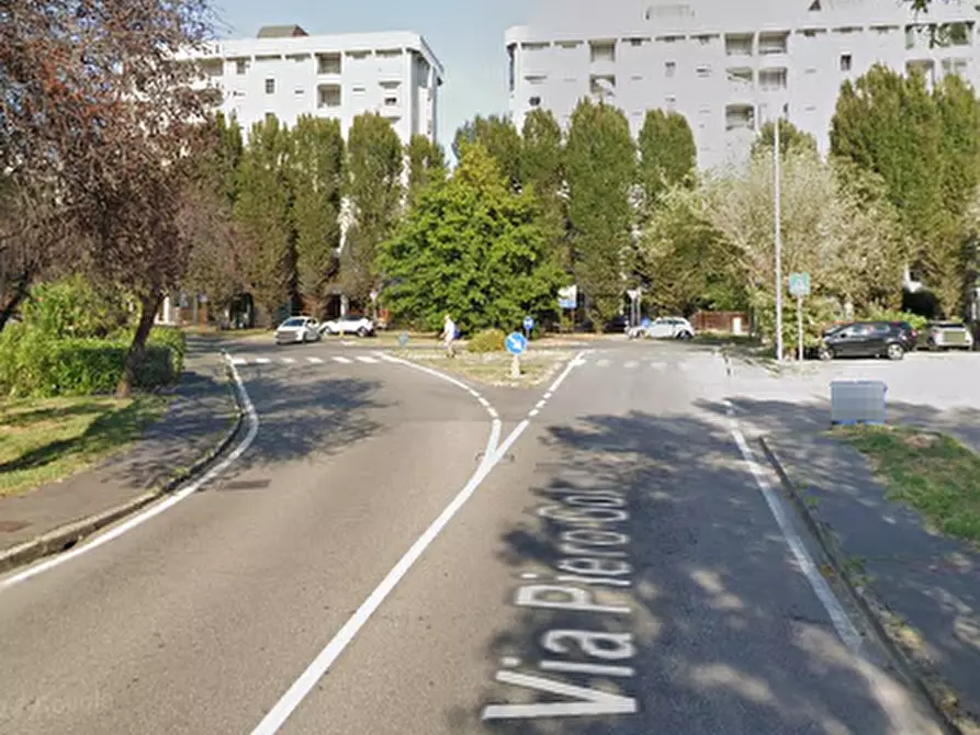 Immagine 5 di Garage in vendita  in Via Piero Gobetti a Garbagnate Milanese