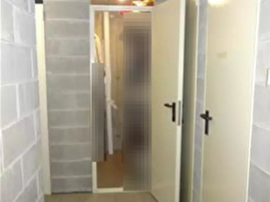 Immagine 5 di Garage in vendita  in Via dei Combattenti a Muggiò