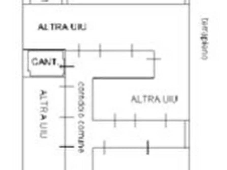 Immagine 21 di Garage in vendita  in Via dei Combattenti a Muggiò