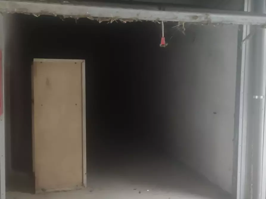 Immagine 15 di Garage in vendita  in Via Piero Gobetti a Garbagnate Milanese