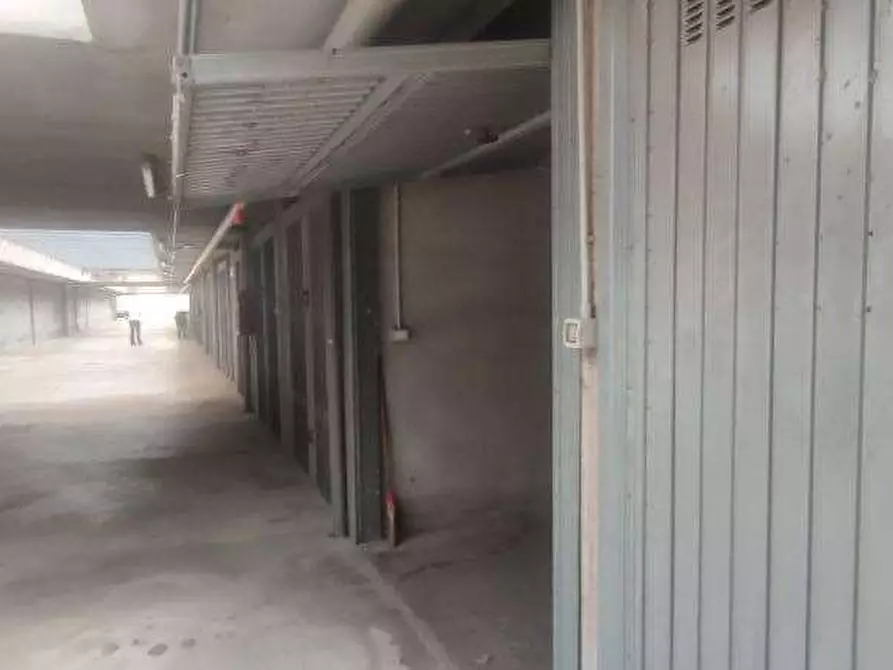 Immagine 2 di Garage in vendita  in Via Piero Gobetti a Garbagnate Milanese