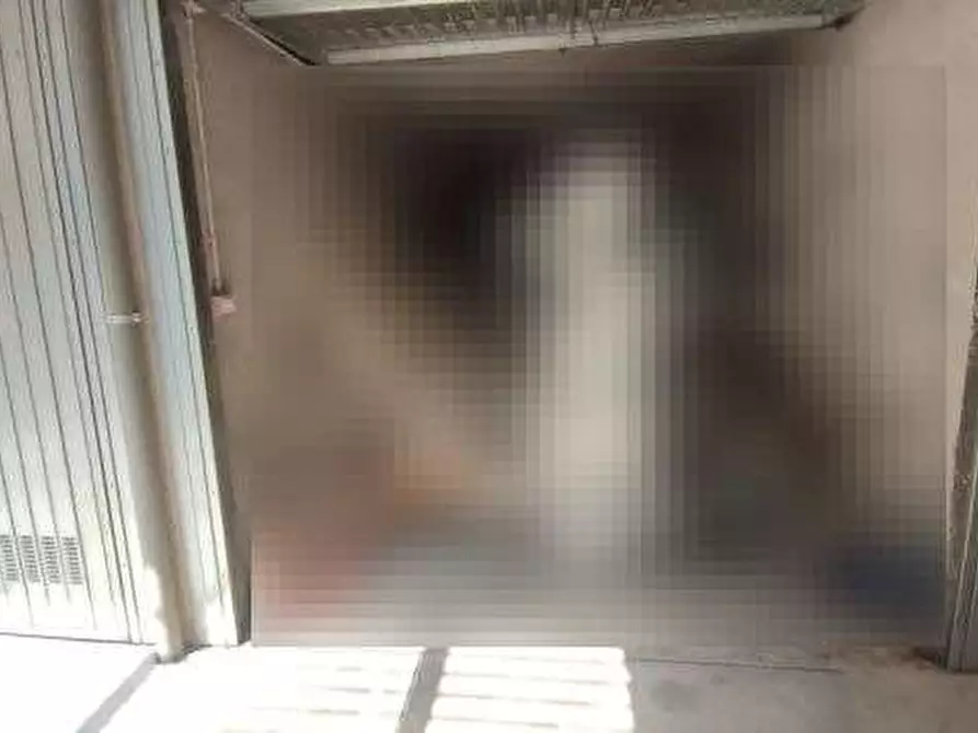 Immagine 3 di Garage in vendita  in Via Piero Gobetti a Garbagnate Milanese