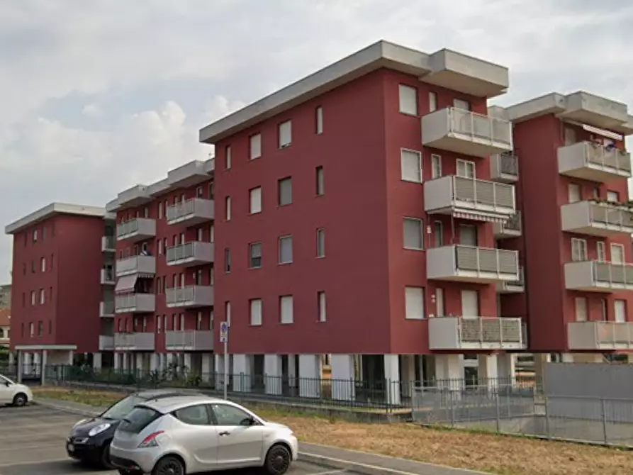 Immagine 9 di Garage in vendita  in Via Piero Gobetti a Garbagnate Milanese