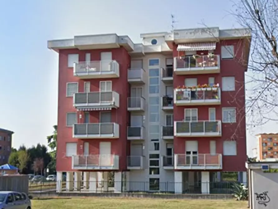 Immagine 16 di Garage in vendita  in Via Piero Gobetti a Garbagnate Milanese