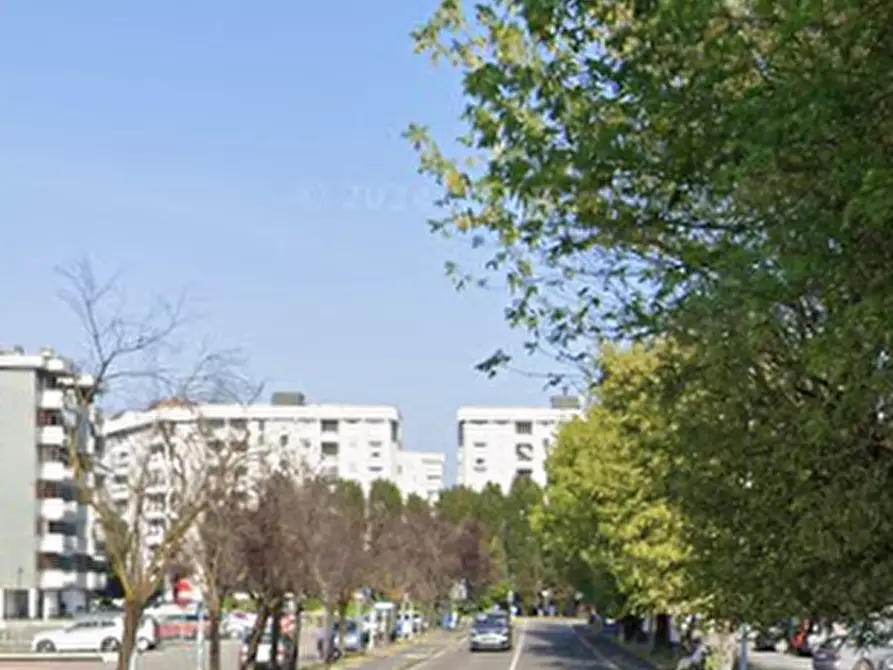 Immagine 26 di Garage in vendita  in Via Piero Gobetti a Garbagnate Milanese