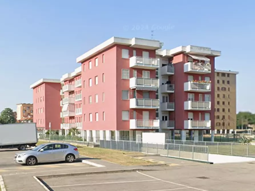 Immagine 5 di Garage in vendita  in Via Piero Gobetti a Garbagnate Milanese