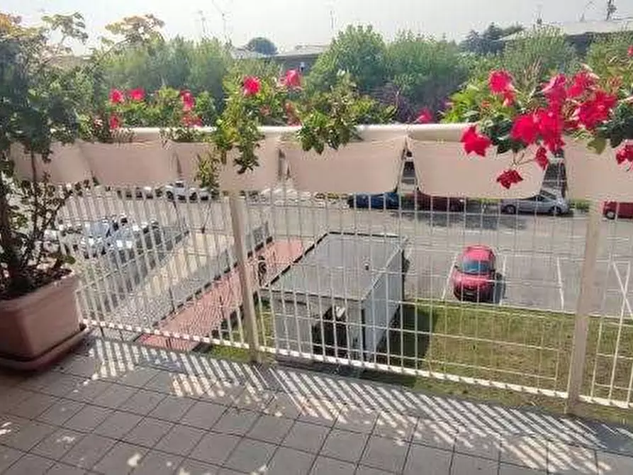 Immagine 2 di Appartamento in vendita  in Via Paolo Borsellino a Garbagnate Milanese