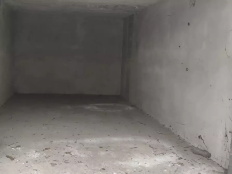 Immagine 2 di Garage in vendita  in Via Piero Gobetti a Garbagnate Milanese
