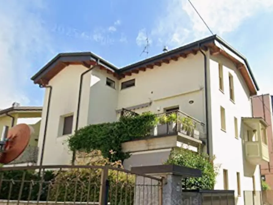 Immagine 12 di Appartamento in vendita  in Via Volta a Carnate