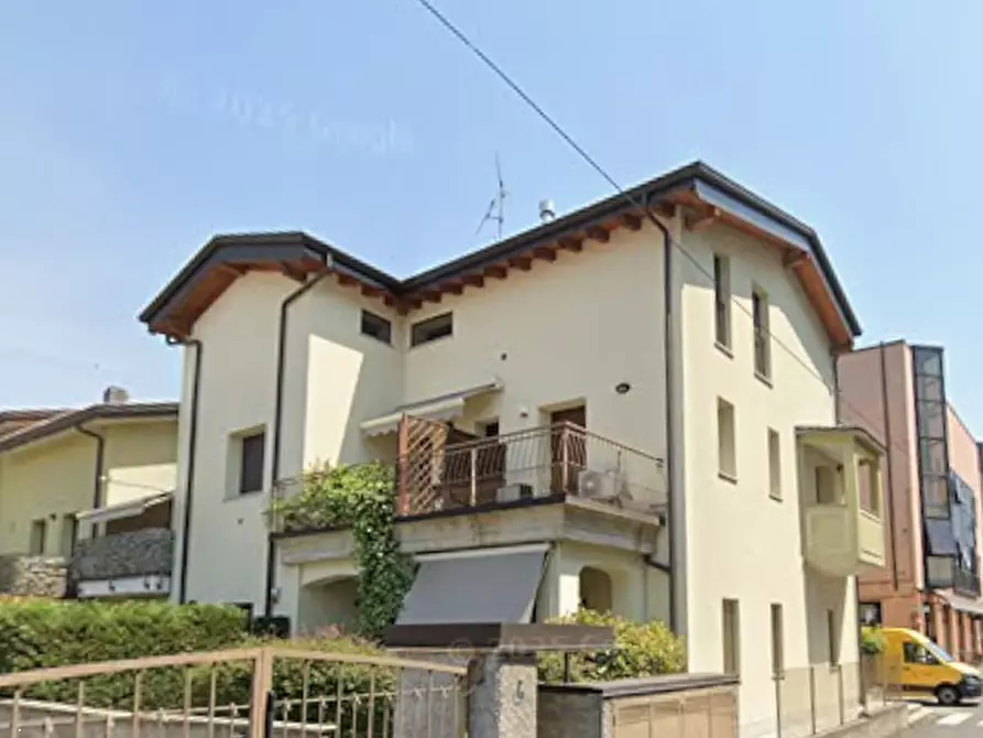 Immagine 1 di Appartamento in vendita  in Via Volta a Carnate