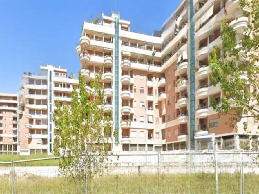 Immagine 3 di Appartamento in vendita  in Via di Acilia a Roma