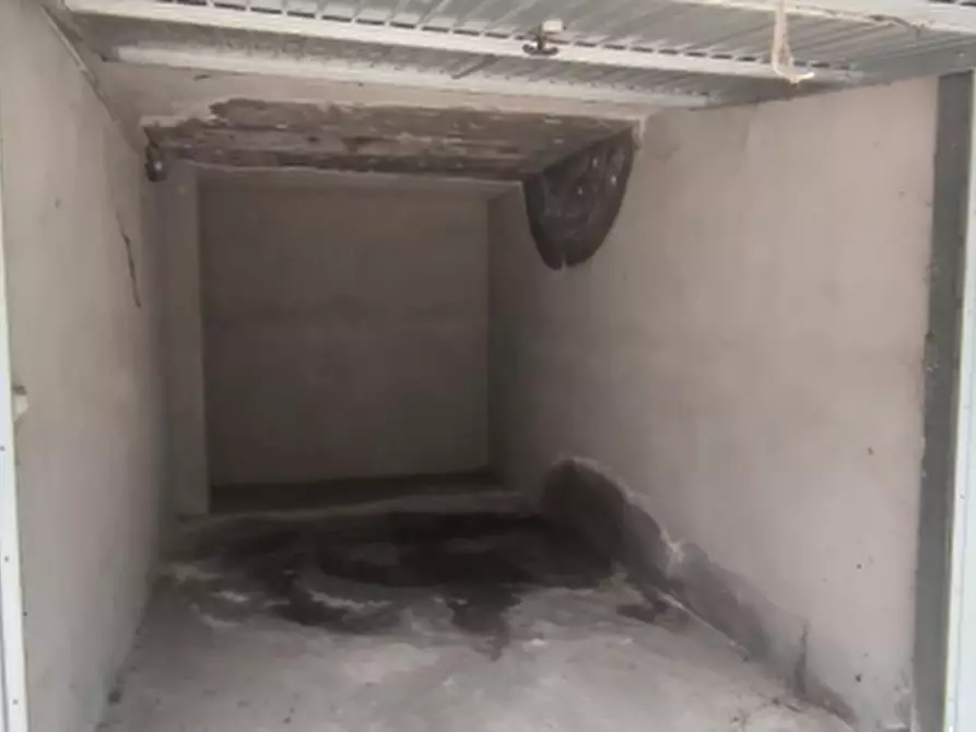 Immagine 5 di Garage in vendita  in Via Gobetti a Garbagnate Milanese