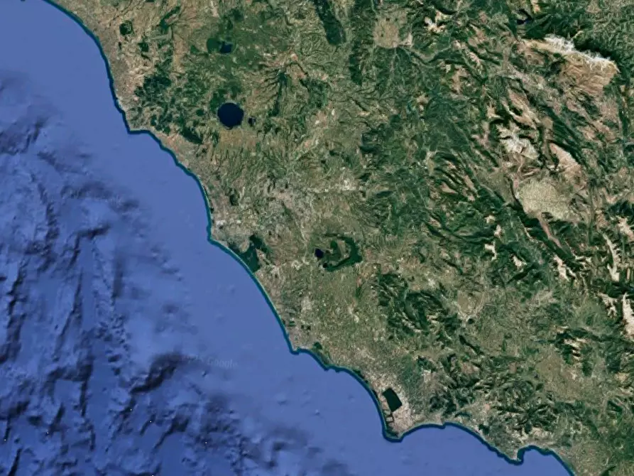 Immagine 14 di Negozio in vendita  in Circonvallazione Gianicolense a Roma