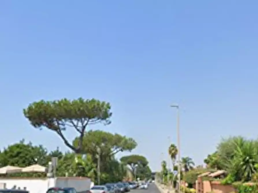 Immagine 2 di Garage in vendita  in Via Pietro Romani a Roma