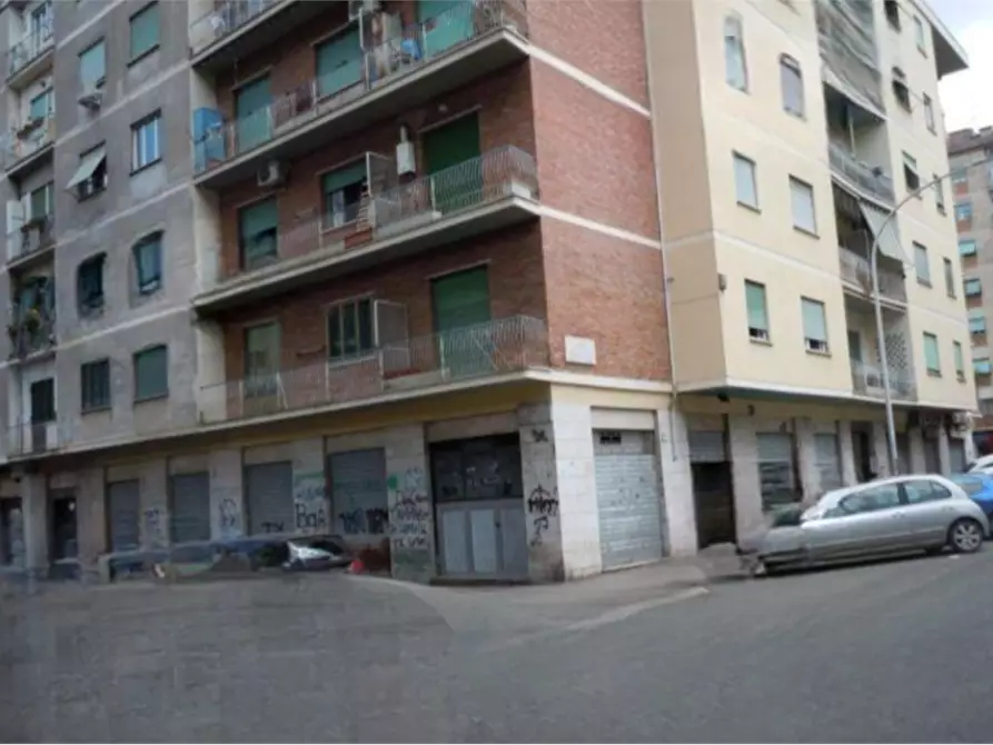 Immagine 1 di Negozio in vendita  in Via Marco Carellario a Roma