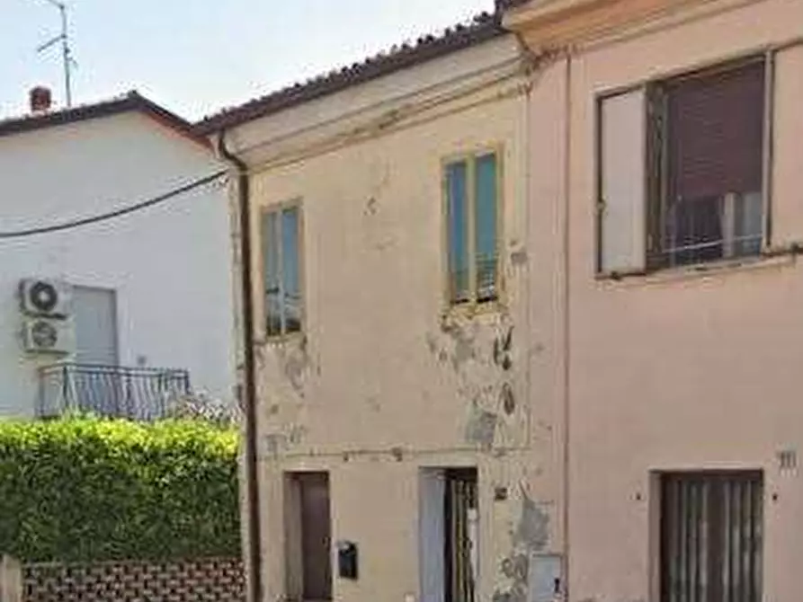 Immagine 10 di Porzione di casa in vendita  in Via Venti Settembre  a Ronco All'adige