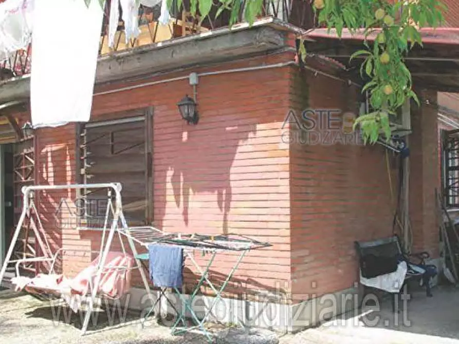 Immagine 4 di Appartamento in vendita  in Via del Podere Rosa a Roma