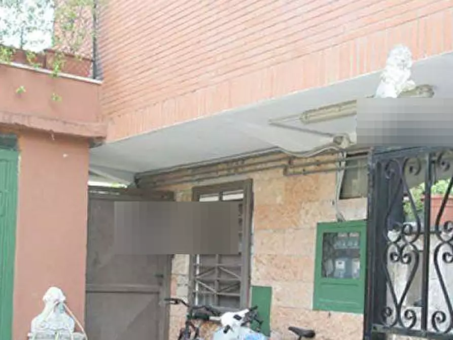 Immagine 5 di Appartamento in vendita  in Via del Podere Rosa a Roma