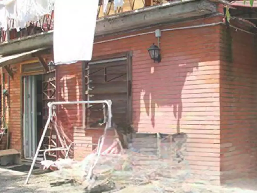 Immagine 2 di Appartamento in vendita  in Via del Podere Rosa a Roma