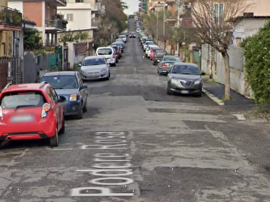 Immagine 7 di Appartamento in vendita  in Via del Podere Rosa a Roma