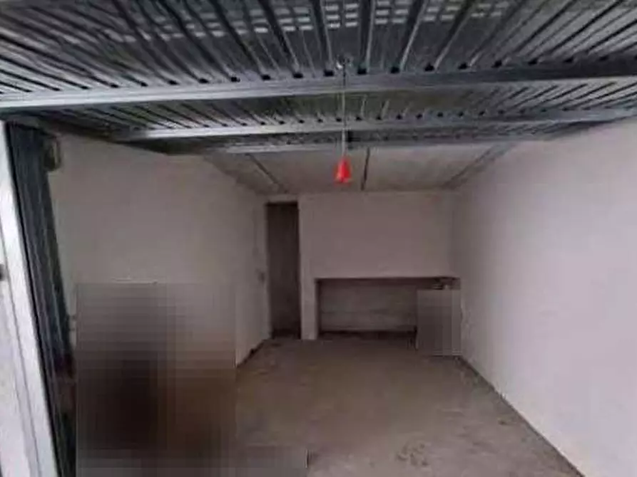Immagine 1 di Garage in vendita  in Via Pietro Romani a Roma