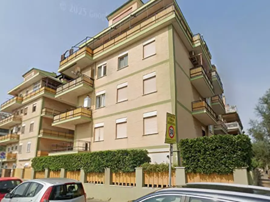 Immagine 4 di Appartamento in vendita  in Viale del Sommergibile a Roma